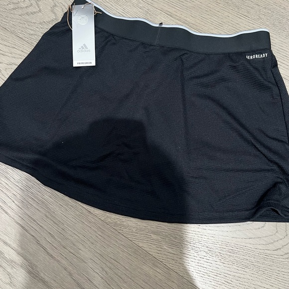 Adidas built in shorts golf skirt - Picture 5 of 5